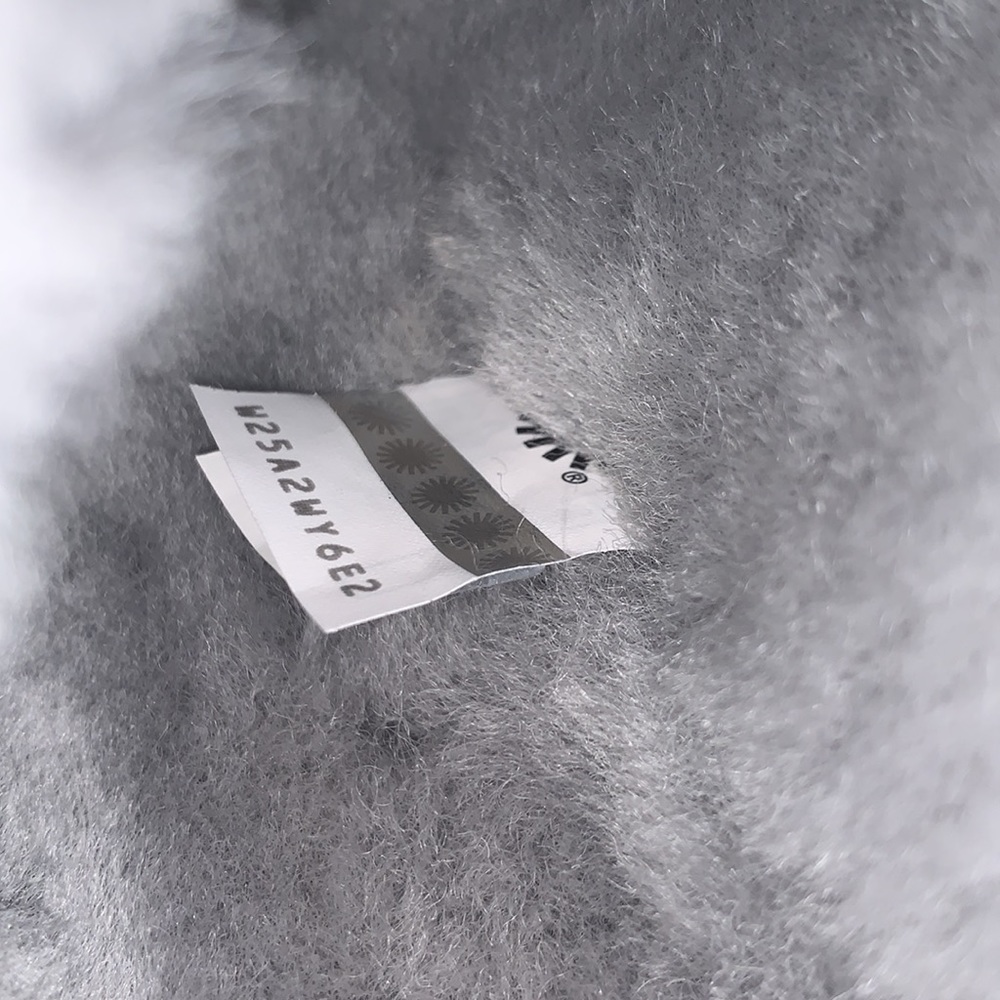 UGG SIZE 6 BRAND NEW IN BOX AZALEA CHARM GORGEOUS BOOTS - Picture 10 of 15